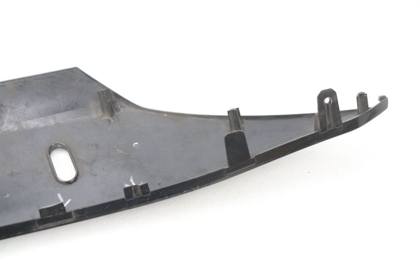 photo de BAS DE CAISSE GAUCHE HONDA FES S-WING SWING 125 (2007 - 2015) - Zoom état d’usage