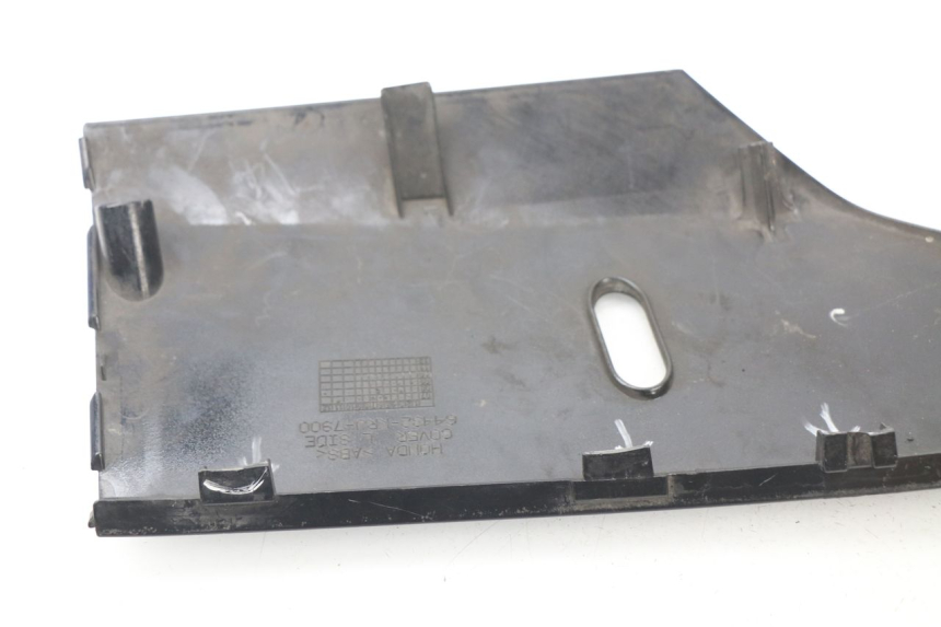 photo de BAS DE CAISSE GAUCHE HONDA FES S-WING SWING 125 (2007 - 2015) - Autre angle de vue