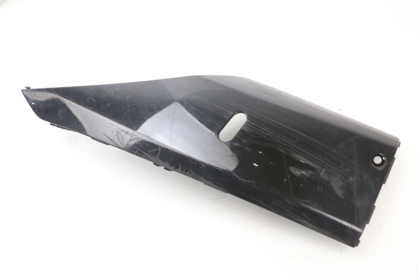 photo de BAS DE CAISSE GAUCHE HONDA FES S-WING SWING 125 (2007 - 2015) - Points de fixation