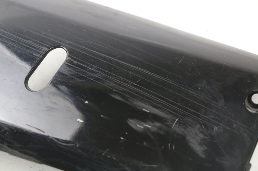photo de BAS DE CAISSE GAUCHE HONDA FES S-WING SWING 125 (2007 - 2015) - État de surface