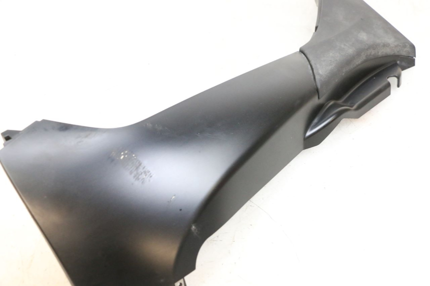 photo de BAS DE CAISSE GAUCHE PIAGGIO MP3 HPE 350 (2018 - 2020) - Zoom état d’usage