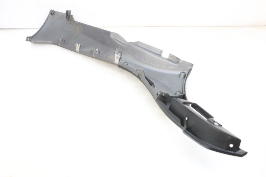 photo de BAS DE CAISSE GAUCHE PIAGGIO MP3 500 (2016 - 2018) - Zoom état d’usage