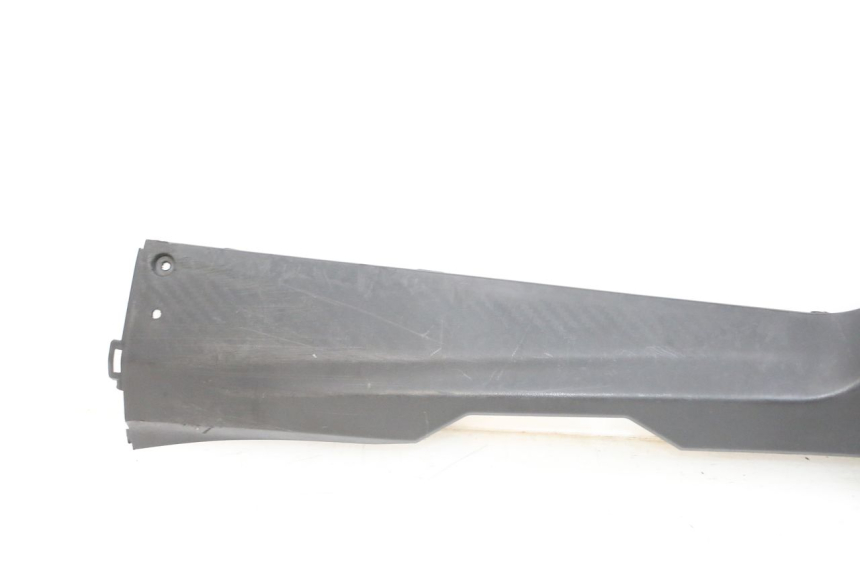 photo de BAS DE CAISSE GAUCHE SYM ORBIT III 3 4T 50 (2018 - 2021) - Marquages et références