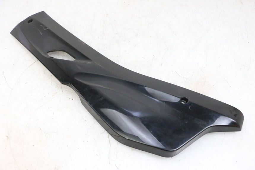 photo de BAS DE CAISSE GAUCHE DAELIM S1 125 (2007 - 2016) - Marquages et références