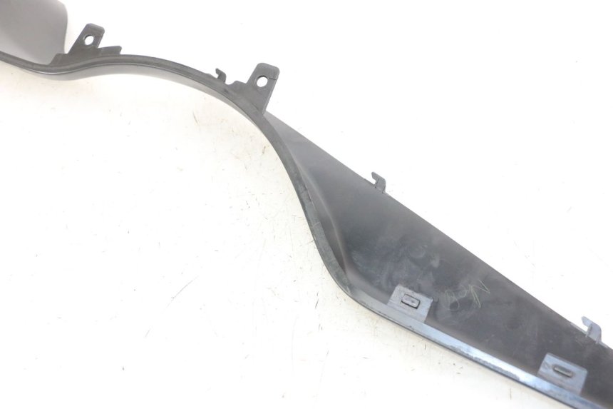 photo de BAS DE CAISSE GAUCHE SUZUKI BURGMAN 125 (2018 - 2021)