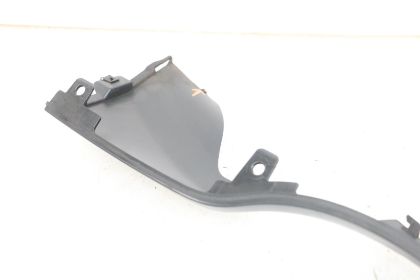 photo de BAS DE CAISSE GAUCHE SUZUKI BURGMAN 125 (2018 - 2021)