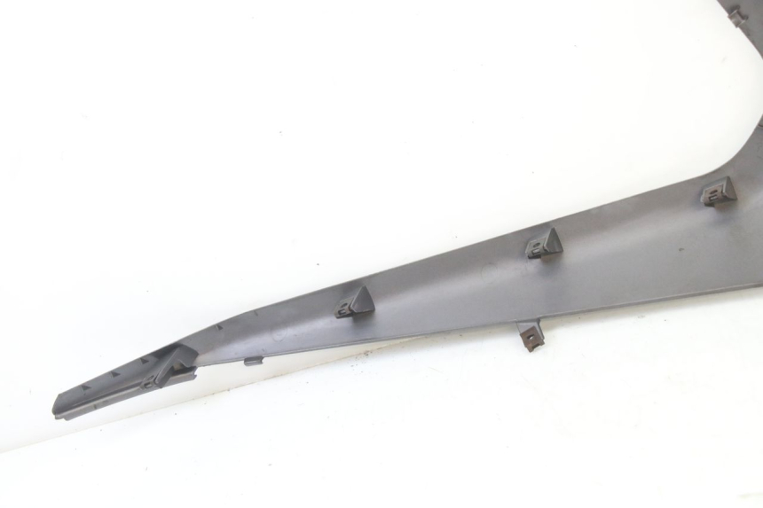 photo de BAS DE CAISSE GAUCHE YAMAHA XMAX X-MAX 125 (2006 - 2009)