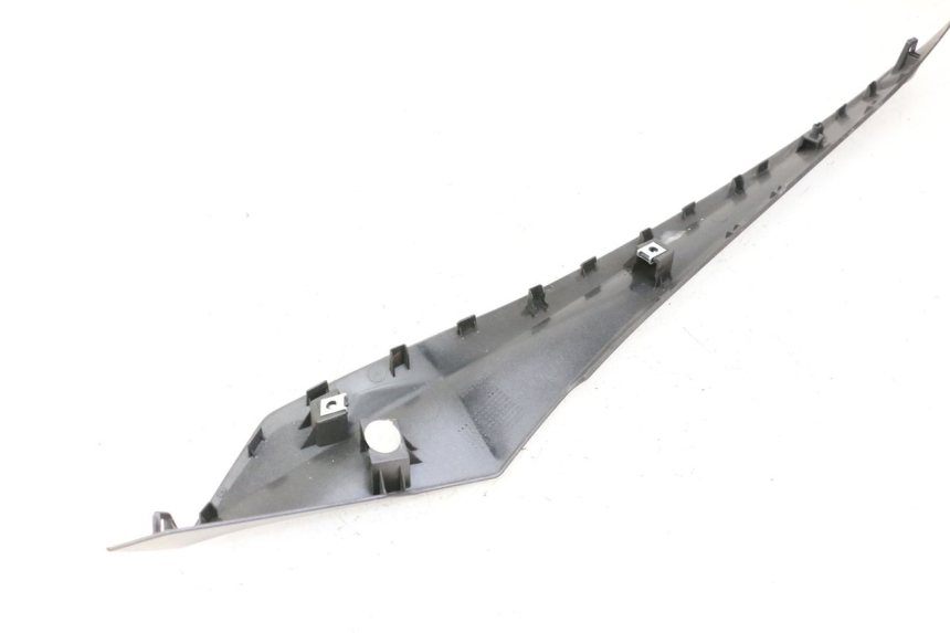 photo de BAS DE CAISSE GAUCHE YAMAHA XMAX X-MAX 125 (2021 - 2025)