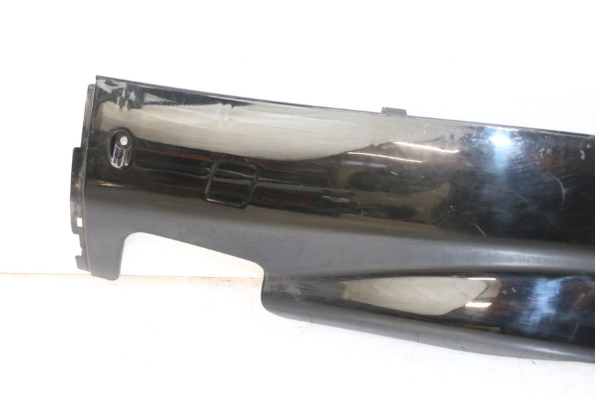 photo de BAS DE CAISSE GAUCHE YAMAHA YP MAJESTY 125 (2007 - 2010)