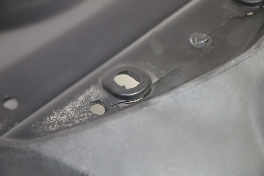 photo de BAVETTE ARRIERE PEUGEOT KISBEE 4T 50 (2018 - 2022) - Points de fixation