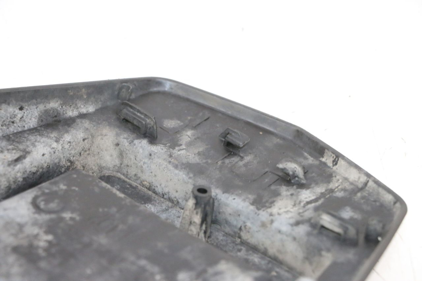 photo de BAVETTE ARRIERE PEUGEOT SPEEDFIGHT 4 4T EFI 50 (2021 - 2025) - Zoom état d’usage