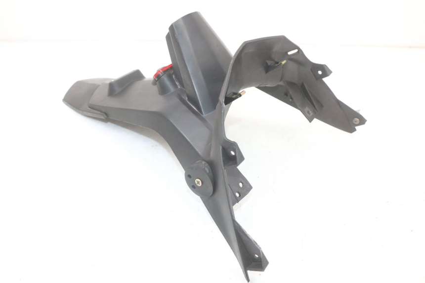 photo de BAVETTE ARRIERE PEUGEOT TWEET 125 (2018 - 2021) - Points de fixation