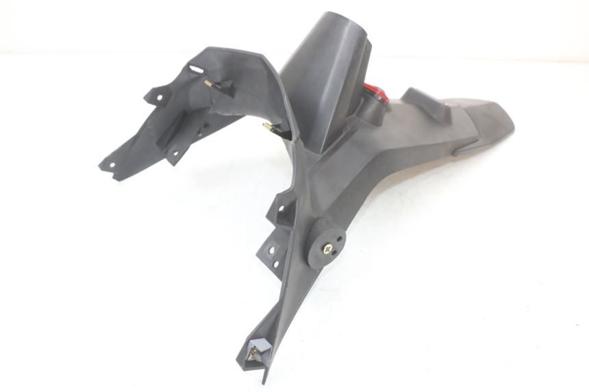 photo de BAVETTE ARRIERE PEUGEOT TWEET 125 (2018 - 2021) - État de surface