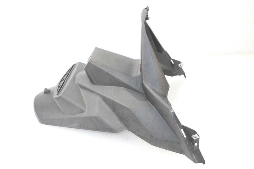 photo de BAVETTE ARRIERE YAMAHA XMAX X-MAX ABS 125 (2014 - 2016) - Gros plan technique