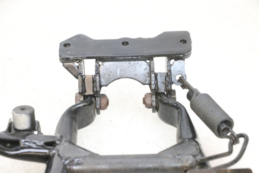 photo de BEQUILLE CENTRALE YAMAHA TDM ABS 900 (2002 - 2014) - Gros plan technique