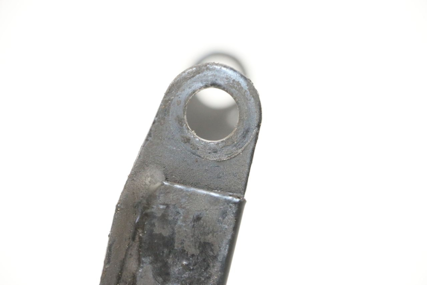 photo de BEQUILLE CENTRALE YAMAHA YP MAJESTY 125 (2002 - 2006) - Gros plan technique