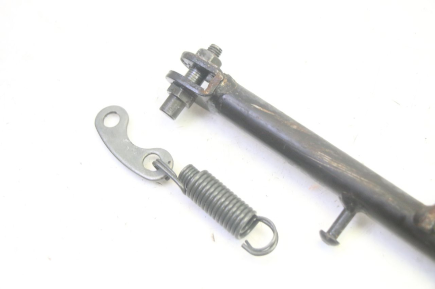 photo de BEQUILLE LATERALE SYM CROX 4T 50 (2016 - 2023) - Autre angle de vue