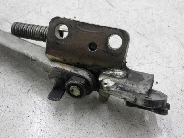 photo de BEQUILLE LATERALE KAWASAKI ZZR 600 (1995 - 2004)