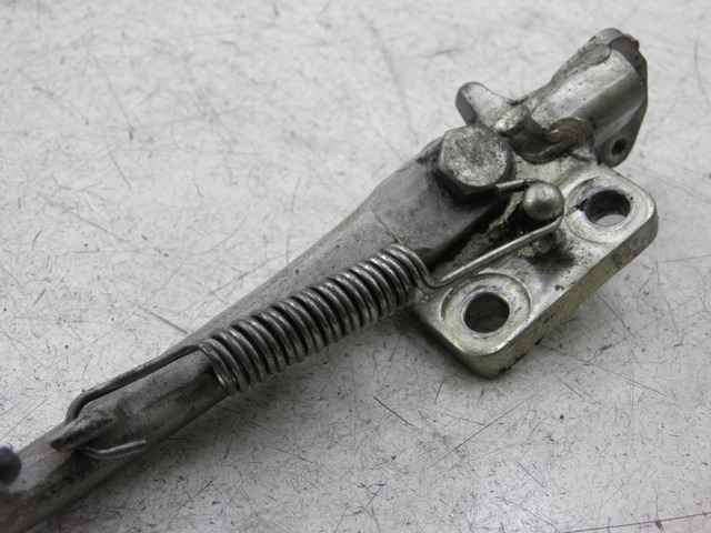 photo de BEQUILLE LATERALE KAWASAKI ZZR 600 (1995 - 2004)