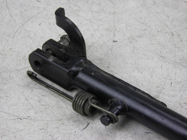 photo de BEQUILLE LATERALE SUZUKI GZ MARAUDER 125 (1998 - 2004)