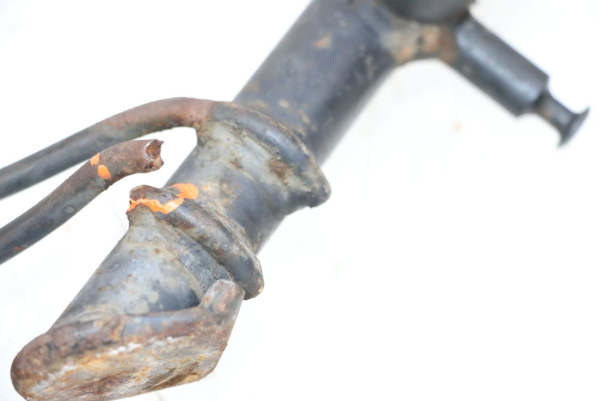 photo de BEQUILLE LATERALE PIAGGIO VESPA GTS SUPER IE 125 (2009 - 2016) - Zoom état d’usage