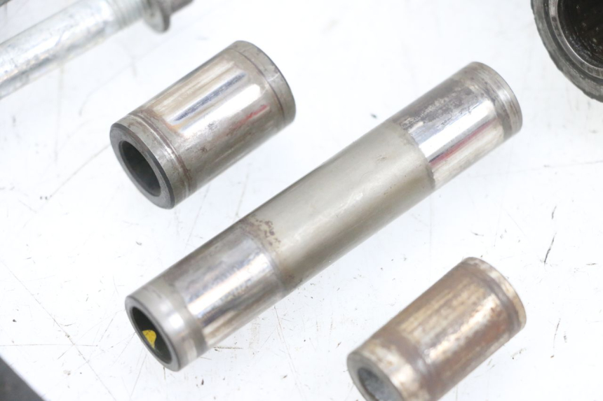 photo de BIELLETTE AMORTISSEUR SUZUKI DL V STROM 1000 (2002 - 2007) - Vue rapprochée