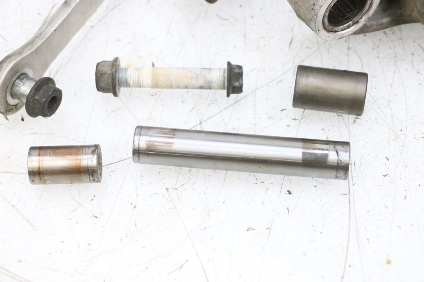 photo de BIELLETTE AMORTISSEUR SUZUKI GSXR GSX-R 1000 (2003 - 2004) - Marquages et références