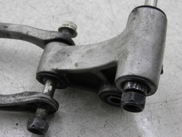 photo de BIELLETTE AMORTISSEUR KAWASAKI ZZR 600 (1995 - 2004)