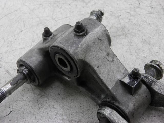 photo de BIELLETTE AMORTISSEUR KAWASAKI ZZR 600 (1995 - 2004)