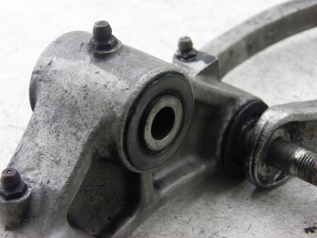 photo de BIELLETTE AMORTISSEUR KAWASAKI ZZR 600 (1995 - 2004)