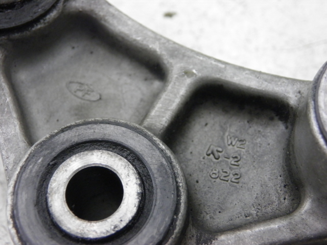 photo de BIELLETTE AMORTISSEUR KAWASAKI ZZR 600 (1995 - 2004)