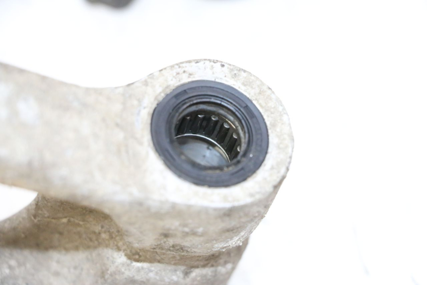 photo de BIELLETTE AMORTISSEUR HONDA NSR R 125 (1994 - 2003) - Zoom état d’usage