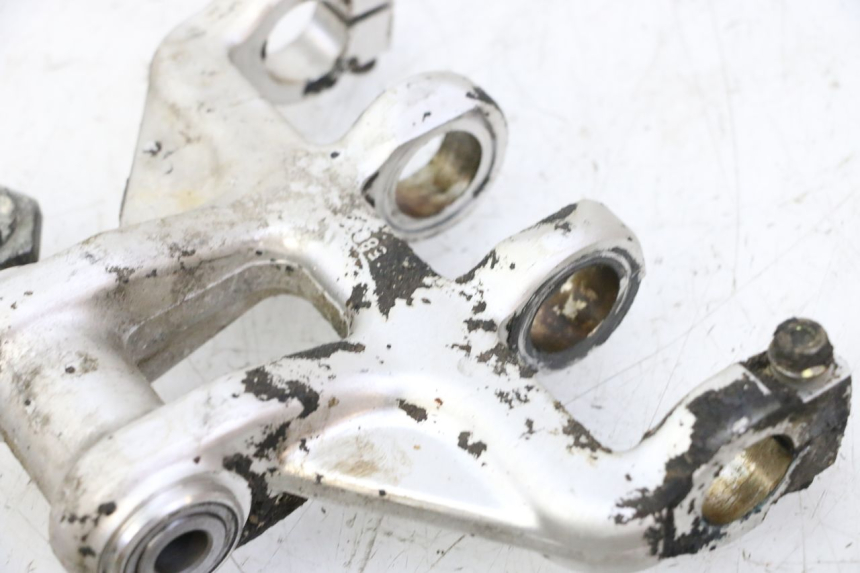 photo de BIELLETTE AMORTISSEUR TRIUMPH SPRINT 900 (1995 - 1998)