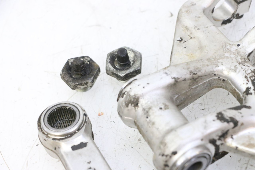 photo de BIELLETTE AMORTISSEUR TRIUMPH SPRINT 900 (1995 - 1998)