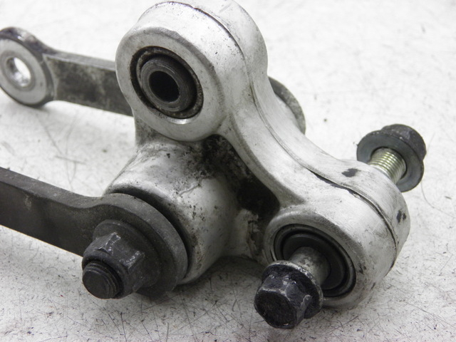 photo de BIELLETTE AMORTISSEUR SUZUKI SV S 650 (1999 - 2002)