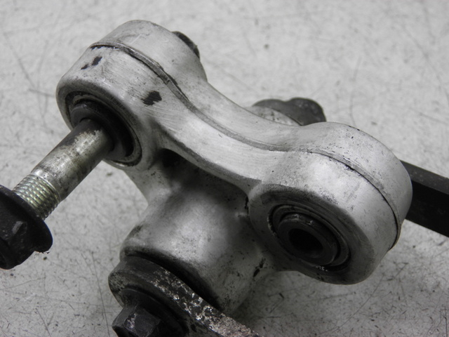 photo de BIELLETTE AMORTISSEUR SUZUKI SV S 650 (1999 - 2002)