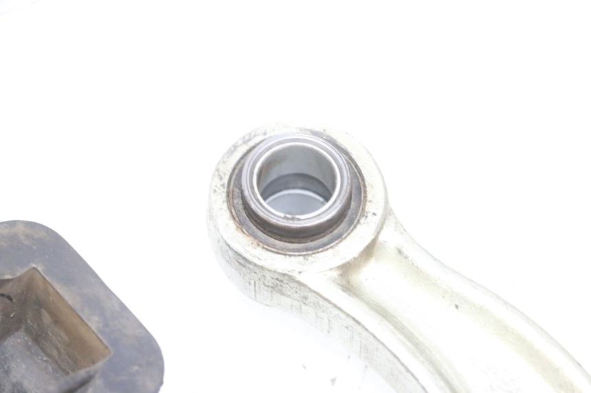 photo de BIELLETTE AMORTISSEUR YAMAHA TTR 125 (2000 - 2020) - Détails caractéristiques