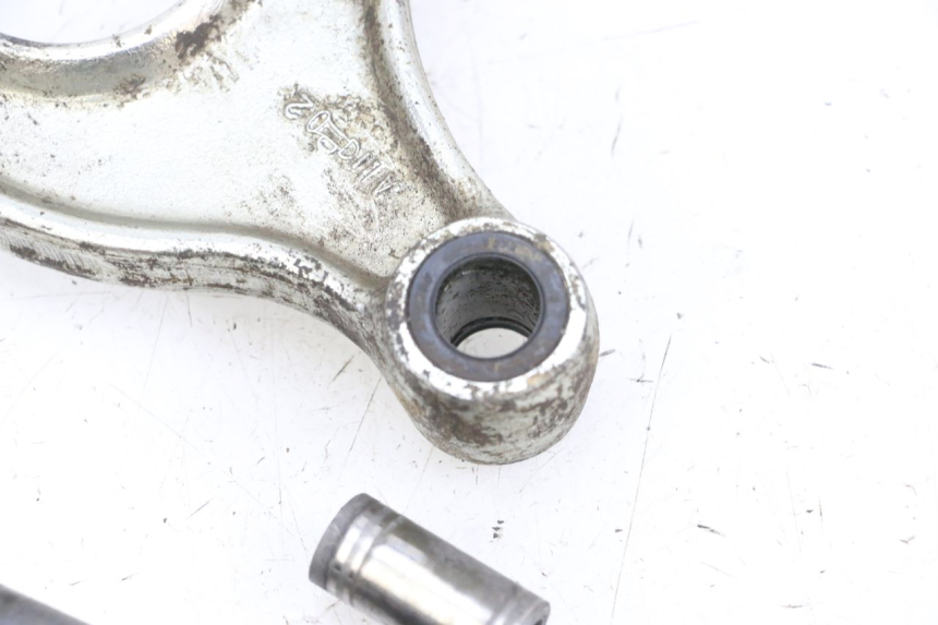 photo de BIELLETTE AMORTISSEUR YAMAHA TTR 125 (2000 - 2020) - Points de fixation