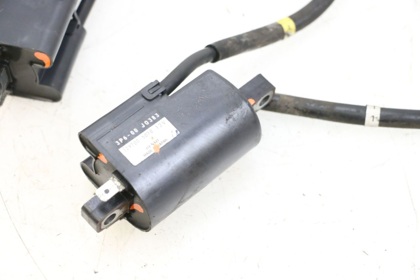 photo de BOBINE YAMAHA FJR ABS 1300 (2006 - 2012) - Points de fixation