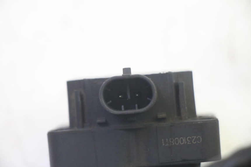 photo de BOBINE PIAGGIO MP3 RL 250 (2007 - 2010) - Points de fixation