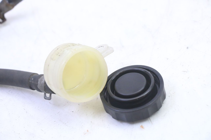 photo de BOCAL LIQUIDE FREIN TRIUMPH SPRINT 900 (1995 - 1998)