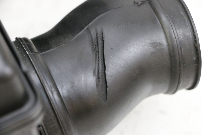 photo de BOITE A AIR SUZUKI BURGMAN EXECUTIVE ABS 650 (2006 - 2012) - Détail de la pièce