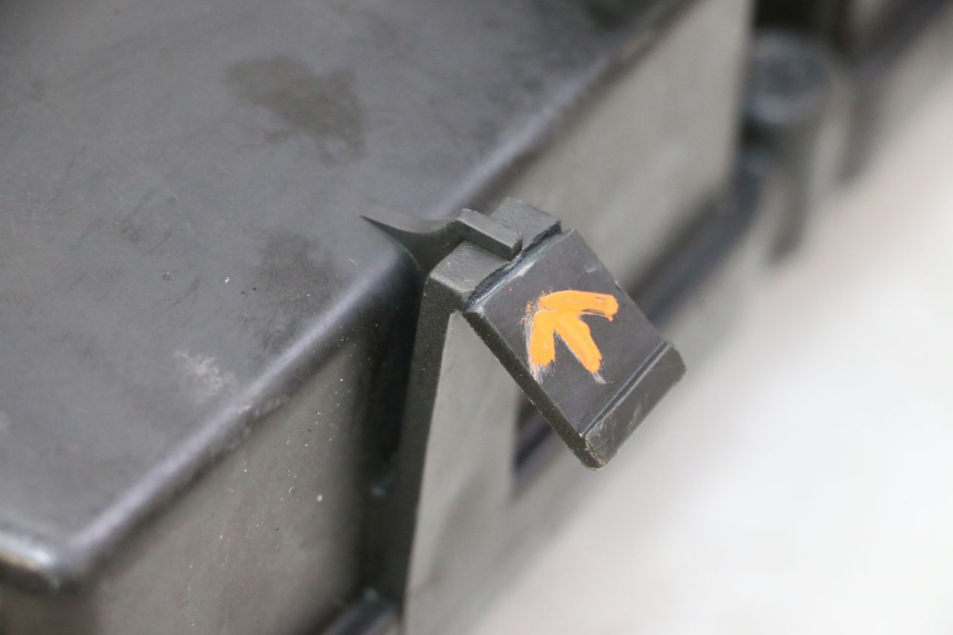 photo de BOITE A AIR HONDA CBR RR FIREBLADE 900 (1992 - 1994)