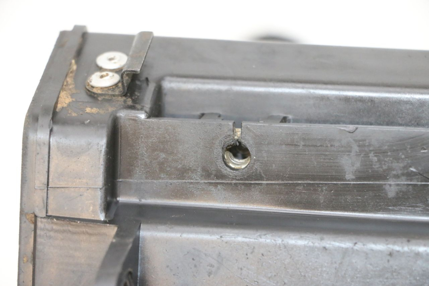 photo de BOITE A AIR YAMAHA TTR 125 (2000 - 2020) - Gros plan technique