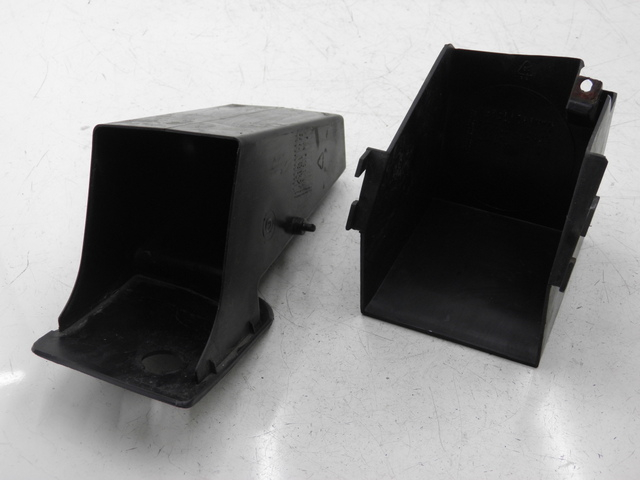 photo de BOITE A GANTS YAMAHA YP MAJESTY 125 (2007 - 2010) - Vue principale