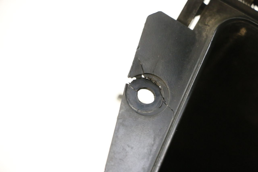 photo de BOITE A GANTS YAMAHA FJR ABS 1300 (2006 - 2012) - Points de fixation