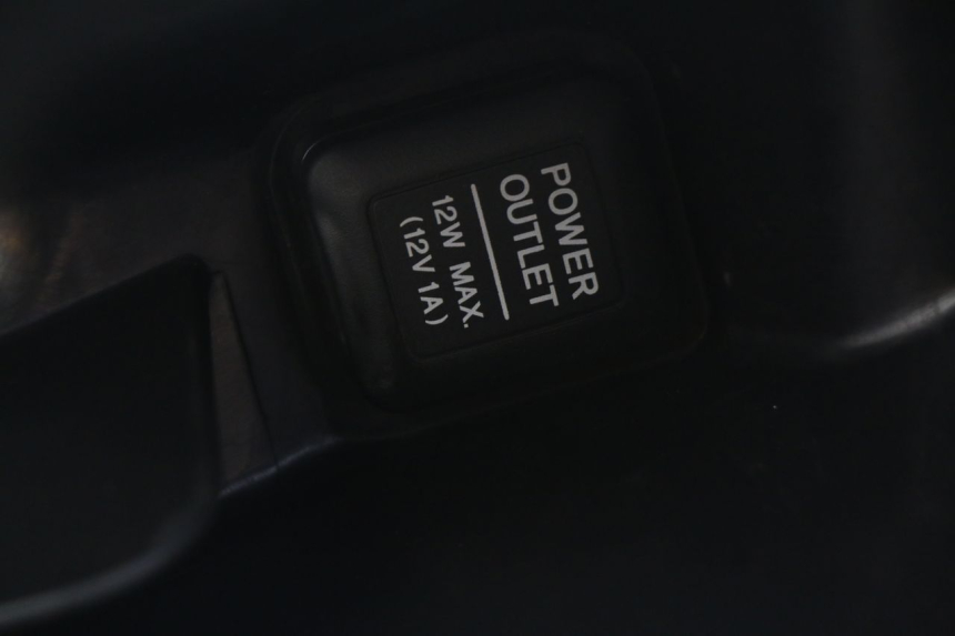 photo de BOITE A GANTS HONDA FORZA 125 (2015 - 2016)