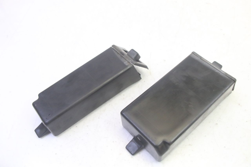 photo de BOITE A GANTS KAWASAKI GPX R WARBIRD 600 (1988 - 1993) - Zoom état d’usage