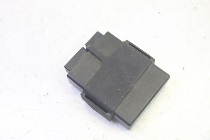 photo de BOITIER CDI SUZUKI GSF N BANDIT 600 (1996 - 1999) - Gros plan technique