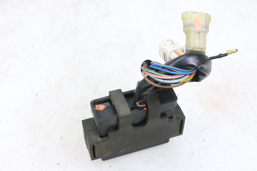 photo de BOITIER CDI YAMAHA YP MAJESTY 125 (2002 - 2006) - Gros plan technique